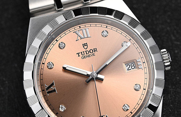 帝舵腕表表壳有划痕处理方法(图) 帝舵腕表表壳有划痕处理方法(图)