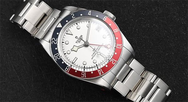 帝舵手表表壳有划痕解决办法集锦(图) 帝舵手表表壳有划痕解决办法集锦(图)