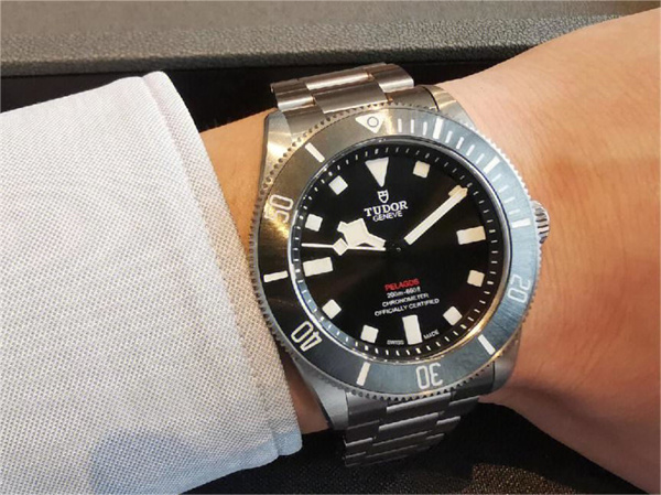 帝舵手表表壳割手处理方法推荐(图) 帝舵手表表壳割手处理方法推荐(图)