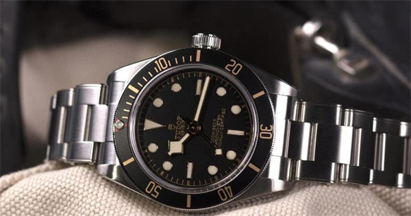 帝舵腕表磕碰了解决方法大全(图) 帝舵腕表磕碰了解决方法大全(图)