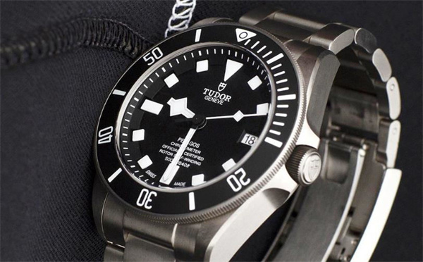 帝舵手表生锈了解决办法盘点(图) 帝舵手表生锈了解决办法盘点(图)