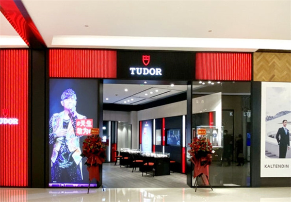 帝舵手表摔坏了处理技巧盘点(图) 帝舵手表摔坏了处理技巧盘点(图)